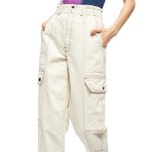 BRAND NEW BDG CARGO PANTS SIZE 26